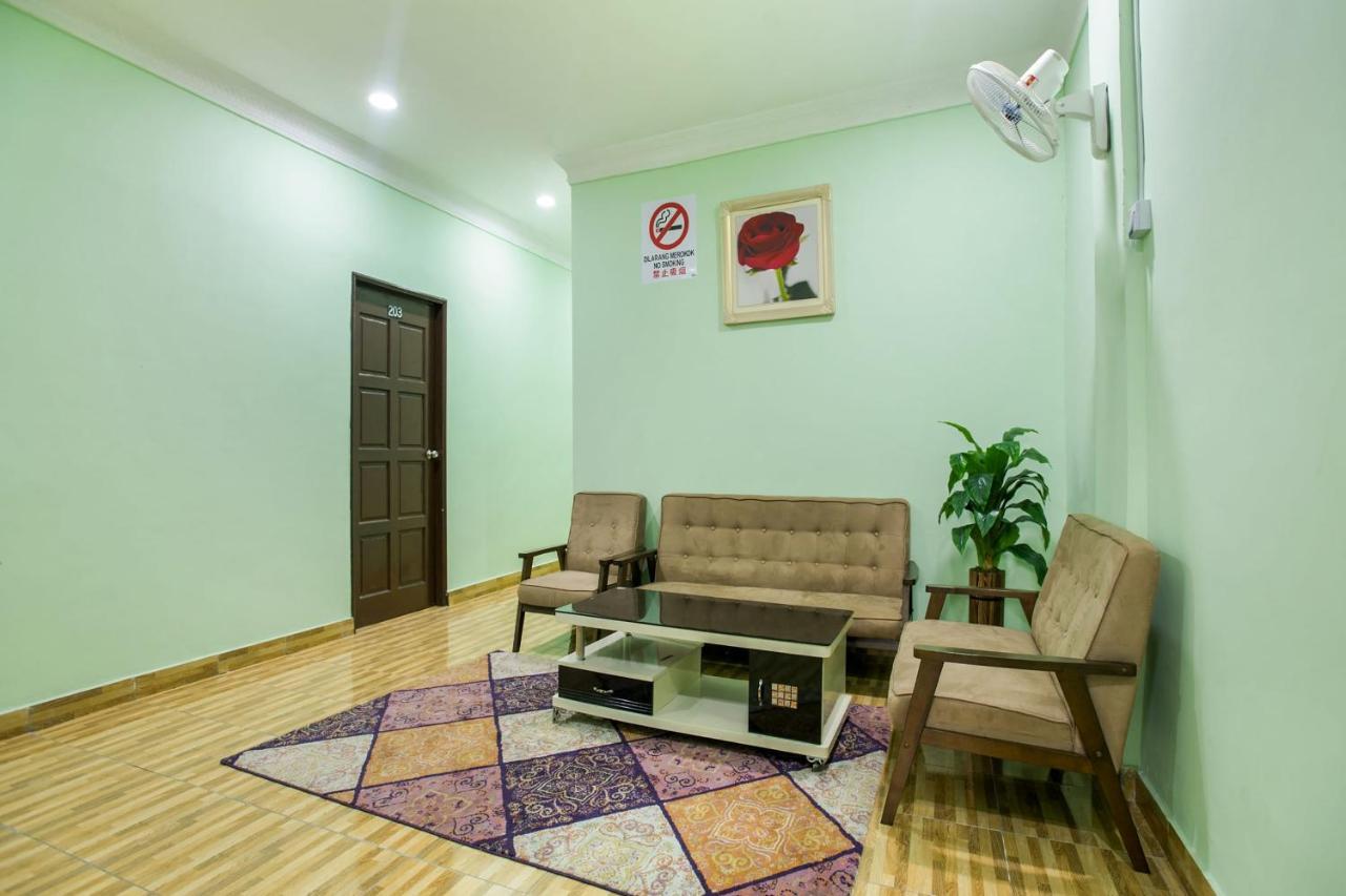 Oyo 89712 Grand Inn Semporna Εξωτερικό φωτογραφία